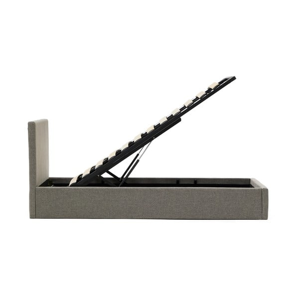 Pilkos spalvos viengulė lova audiniu dengta su sandėliavimo vieta su lovos grotelėmis 90x200 cm Nahiri – Kave Home-image-3