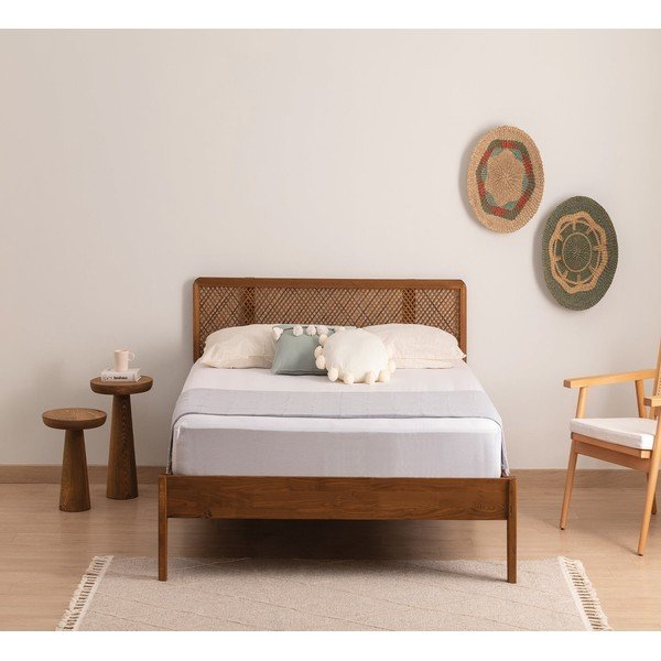 Iš eglės medžio masyvo viengulė lova natūralios spalvos/tamsiai rudos spalvos su lovos grotelėmis 90x200 cm Izabelya – Kalune Design-image-2