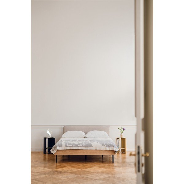 Natūralios spalvos dvigulė lova audiniu dengta/iš medžio drožlių plokštės iš ąžuolo su lovos grotelėmis 140x200 cm Streiko – noo.ma-image-3