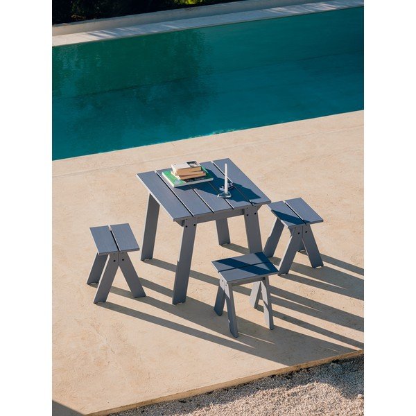 Iš pušies masyvo sodo valgomojo stalas 77x79 cm Navo – noo.ma-image-1