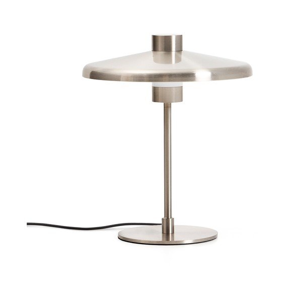 Sidabrinės spalvos stalinis šviestuvas (aukštis 32,5 cm) su metaliniu gaubtu Nuvira – Kave Home