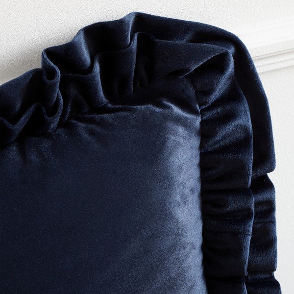 Iš velveto dekoratyvinė pagalvėlė 43x43 cm Velvet Double Frill – Catherine Lansfield-image-1
