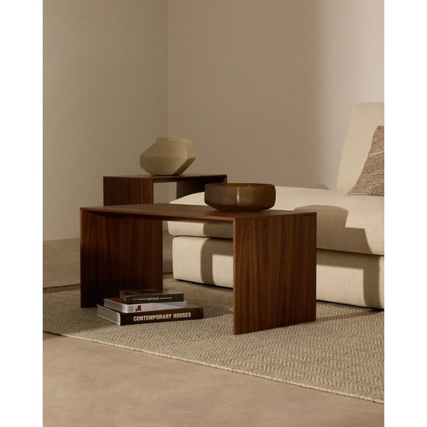 Tamsios natūralios spalvos kavos staliukas iš riešutmedžio 45x90 cm Litto – Kave Home-image-1