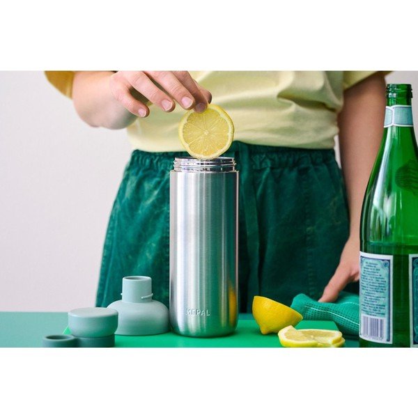 Juodos spalvos/sidabrinės spalvos iš nerūdijančio plieno butelis 700 ml Vita – Mepal-image-1