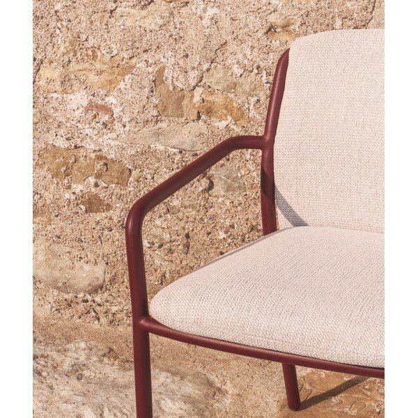 Bordo spalvos paminkštinto audinio sodo kėdė Linosa – Kave Home-image-2