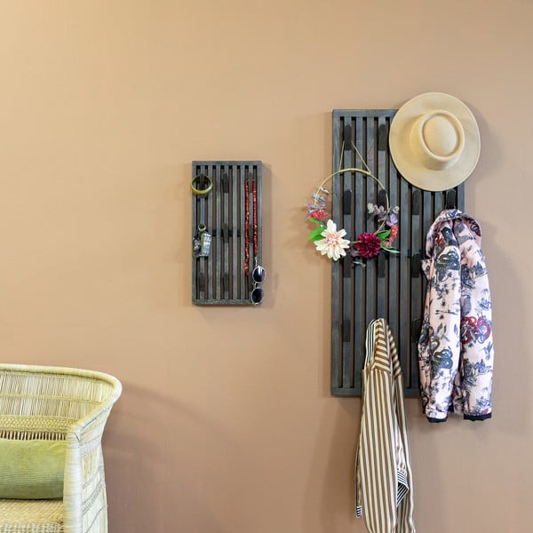 Tamsiai rudos spalvos iš ąžuolo masyvo sieninė lentyna 24 cm Parco – Spinder Design-image-1