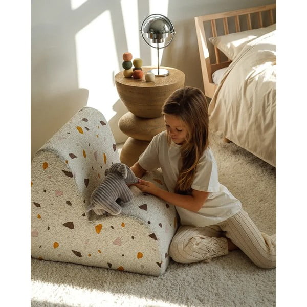 Baltos spalvos iš boucle/iš šenilinio audinio vaikiškas krėslas Terrazzo Cloud – Wigiwama-image-2