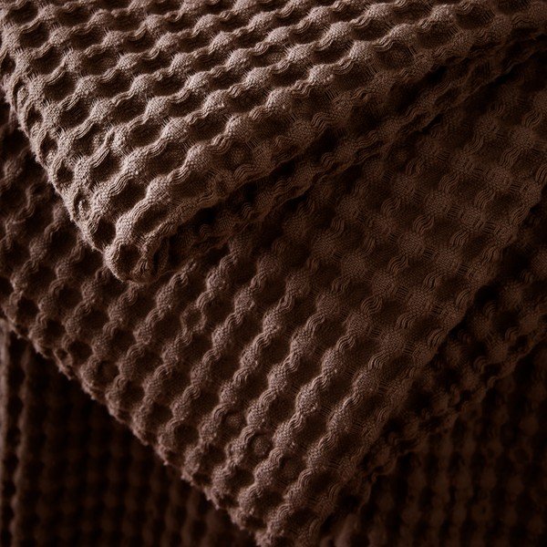 Tamsiai rudos spalvos iš medvilnės antklodė ir pledas 150x200 cm Jaipur Chunky Waffle – Pineapple Elephant-image-3