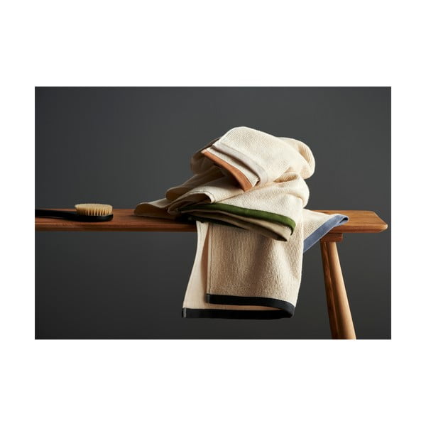 Rudai smėlio spalvos medvilninis rankšluostis 70x140 cm Contrast - Södahl-image-2