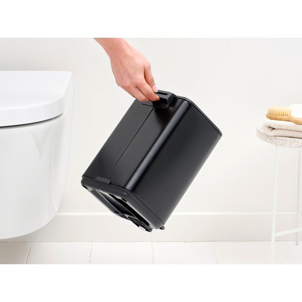 Matinės juodos spalvos šiukšliadėžė iš plieno su pedalu 4 l Bo – Brabantia-image-2