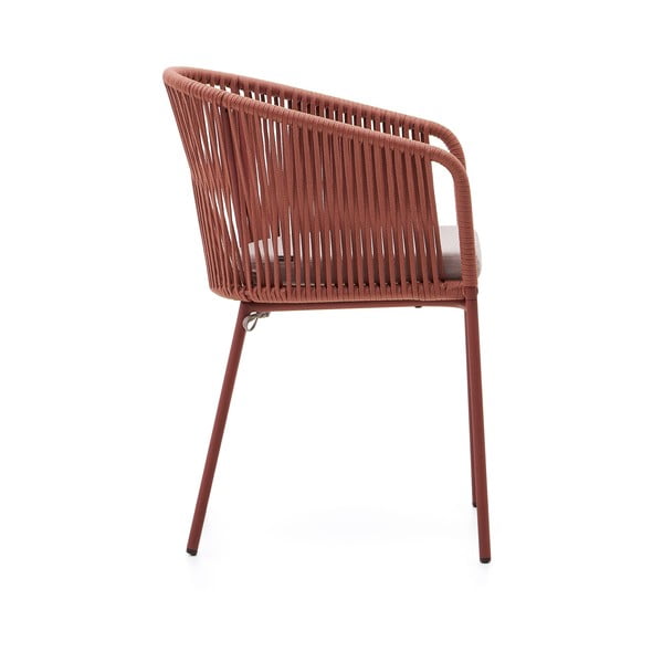 Terakotos spalvos metalinė/paminkštinto audinio sodo kėdė Yanet – Kave Home-image-3