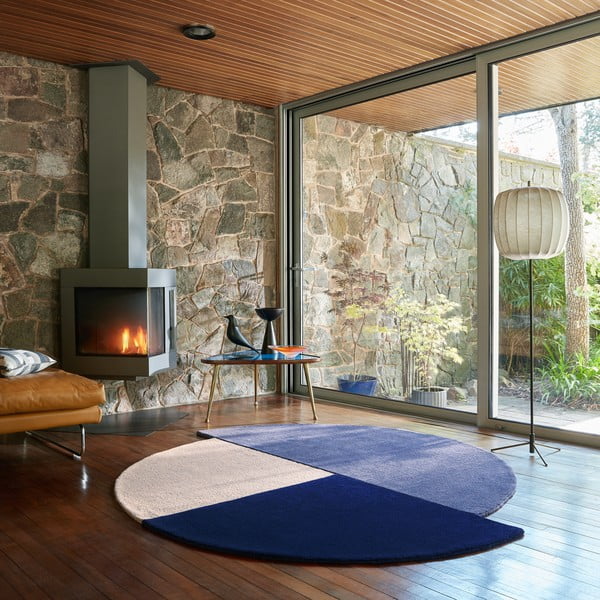 Rankų darbo mėlynos spalvos iš vilnos apvalios formos kilimas ø 150 cm Mia Segment – Flair Rugs-image-1