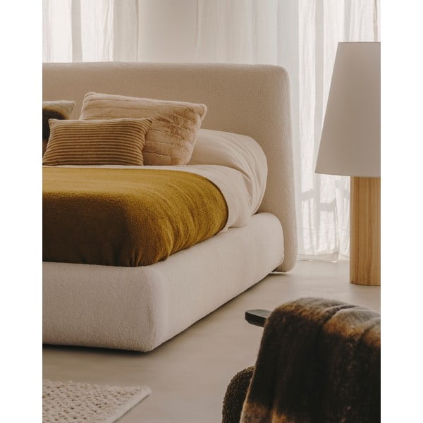 Dvigulė lova smėlio spalvos audiniu dengta 180x200 cm Martina – Kave Home-image-1