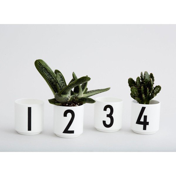 4 baltų porcelianinių puodelių rinkinys Mini - Design Letters-image-2