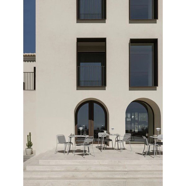 Šviesiai pilkos spalvos metalinė sodo kėdė Yua Wire – Blomus-image-3