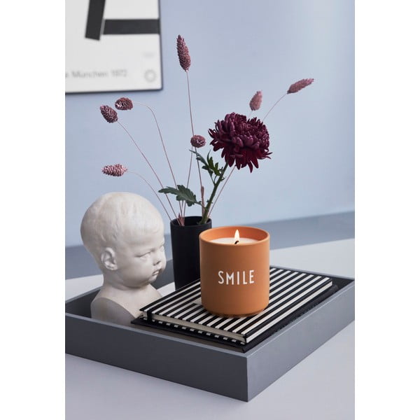 Aromatinė žvakė iš sojų vaško Smile – Design Letters-image-1