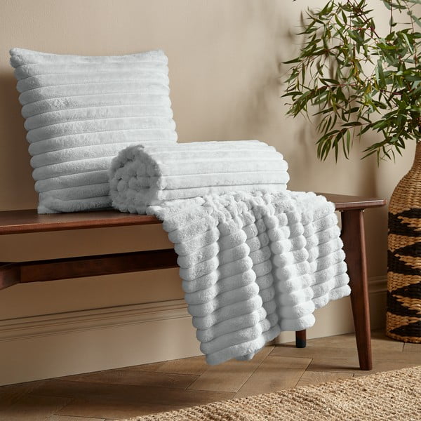 Baltos spalvos iš mikropliušo antklodė ir pledas 130x170 cm Cosy Ribbed – Catherine Lansfield-image-3