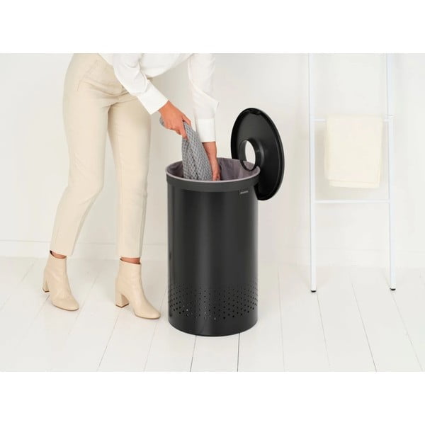 Iš metalo skalbinių krepšys matinės juodos spalvos 60 l – Brabantia-image-1