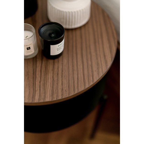 Juodos spalvos/tamsios natūralios spalvos naktinis staliukas su riešutmedžio dekoro stalviršiu Tu – noo.ma-image-3