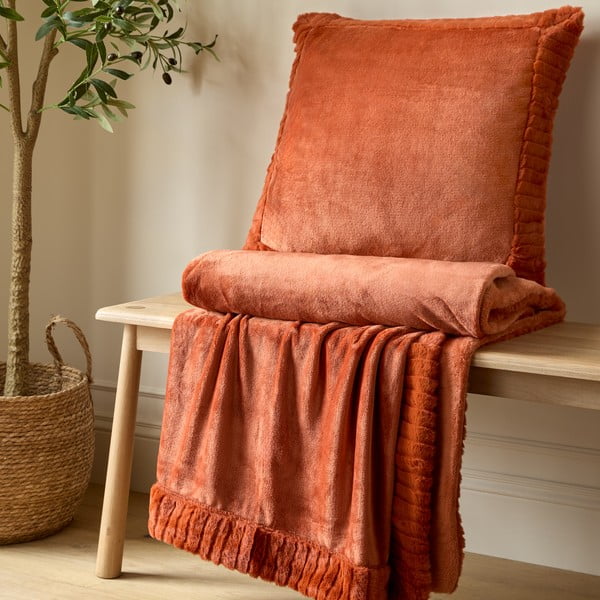 Iš mikropliušo dekoratyvinė pagalvėlė 55x55 cm Velvet and Faux Fur – Catherine Lansfield-image-3