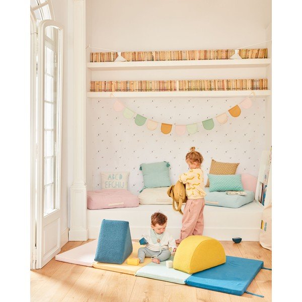 Mėlynos spalvos iš vilnos vaikiškas pufas Jalila – Kave Home-image-1