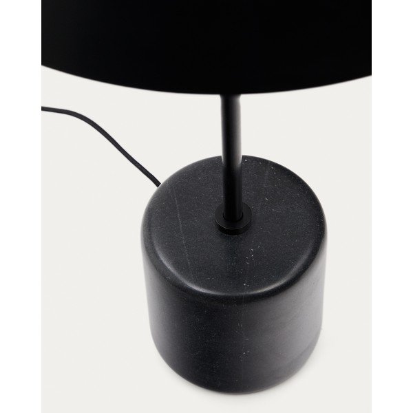Juodos spalvos iš marmuro stalinis šviestuvas (aukštis 58 cm) su metaliniu gaubtu Sayra – Kave Home-image-4