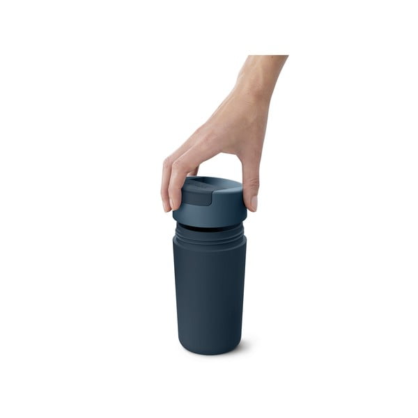 Kelioninis puodelis (ne termo) tamsiai mėlynos spalvos/antracito spalvos 450 ml Sipp – Joseph Joseph-image-2