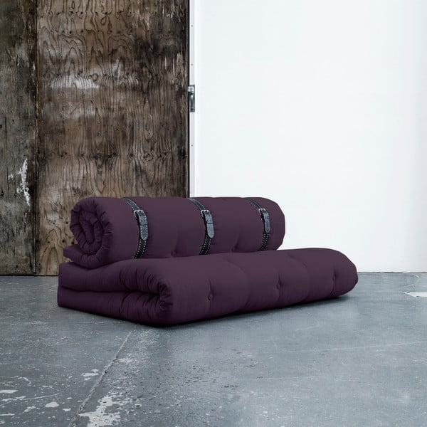 Kintama sofa su baltais dygsniuotos odos dirželiais "Karup Buckle Up Purple