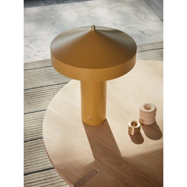 Ochros spalvos iš metalo stalinis šviestuvas (aukštis 41 cm) Hatto – OYOY Living Design-image-2