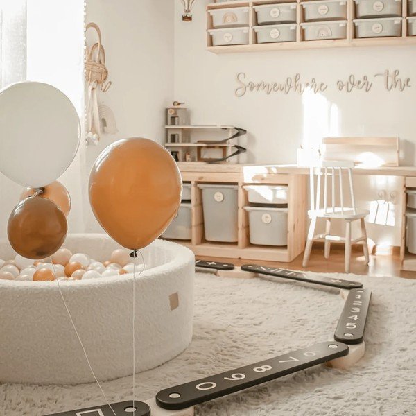 Pilkos spalvos iš pušies masyvo sensorinis takas 10x408x5 cm Montessori – Meowbaby-image-1