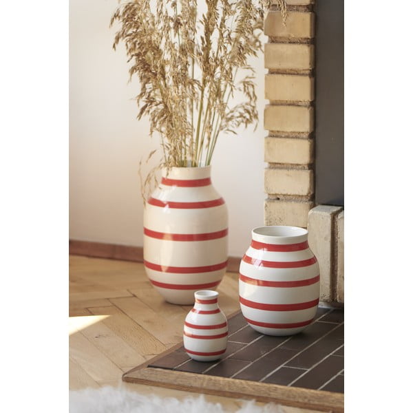 Balta ir raudona dryžuota keraminė vaza Kähler Design Omaggio, aukštis 31 cm-image-1