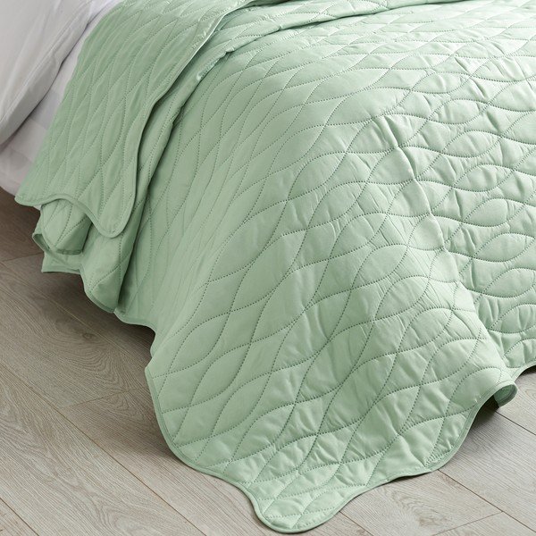 Žalios spalvos dygsniuota lovatiesė 240x260 cm Scallop Waves – Catherine Lansfield-image-1