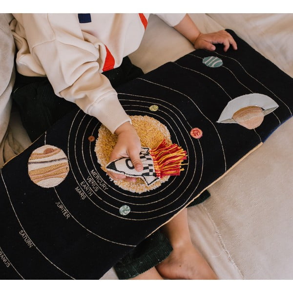 Sensorinė knyga Space – Lorena Canals-image-1