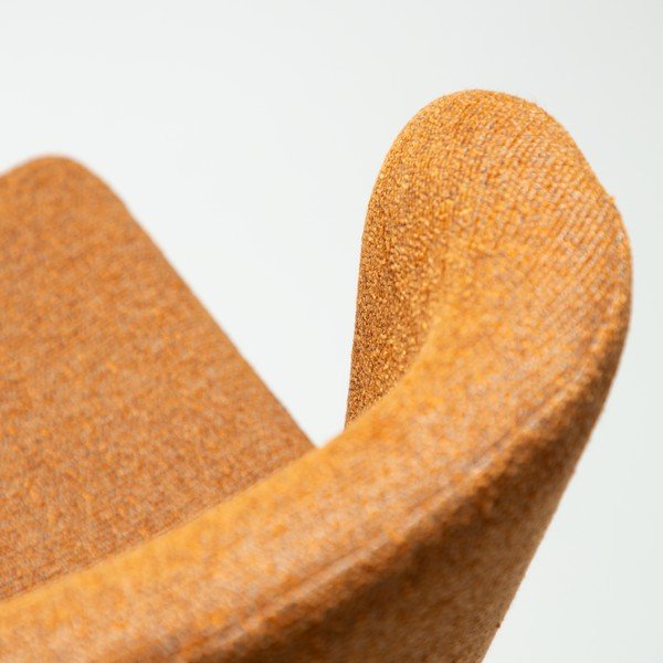 Rudos spalvos iš audinio valgomojo kėdė Glam – DAN-FORM Denmark-image-4