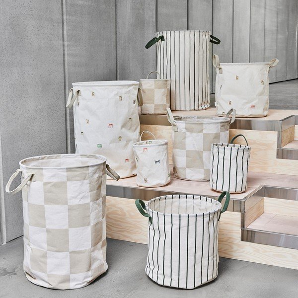 Smėlio spalvos/kreminės spalvos iš tekstilės skalbinių krepšys Chess – OYOY Living Design-image-1