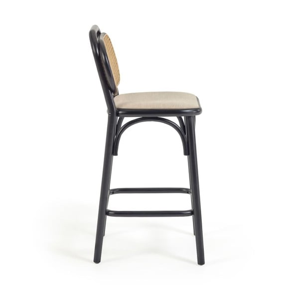 Iš guobos masyvo baro taburėtės juodos spalvos 2 vnt. (sėdynės aukštis 65 cm) Doriane – Kave Home-image-2