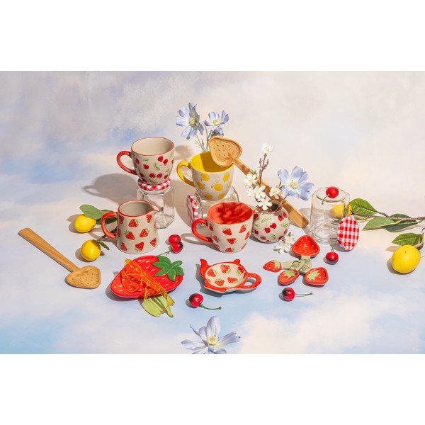 Smėlio spalvos iš keramikos puodelis 250 ml Cherries – Sass & Belle-image-4