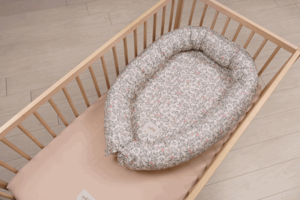 Smėlio spalvos gultas kūdikiui Apricot - Malomi Kids-image-1