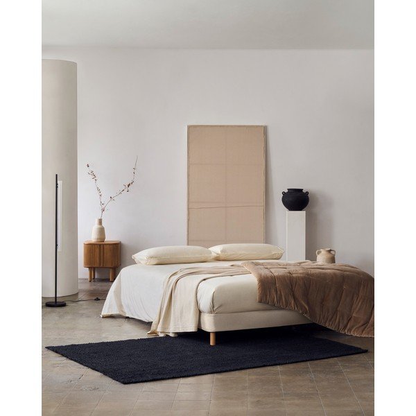 Smėlio spalvos dvigulė lova audiniu dengta 150x190 cm Ofelia – Kave Home-image-1