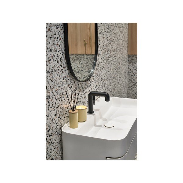 Aromatinė žvakė degimo laikas 30 h Iris Cucumber Blossom – Villa Collection-image-1