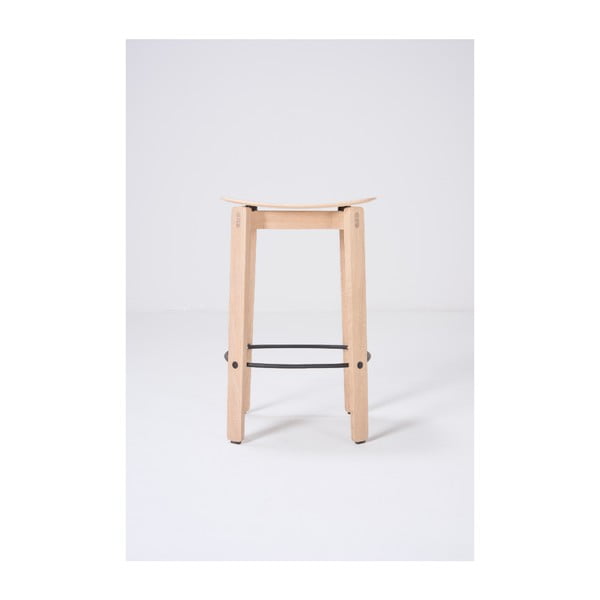 Natūralios spalvos iš ąžuolo masyvo baro taburetė (sėdynės aukštis 65 cm) Nora – Gazzda-image-3