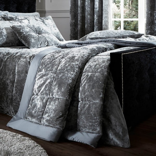 Pilka aksominė dygsniuota lovatiesė dvigulei lovai 220x220 cm Crushed - Catherine Lansfield
