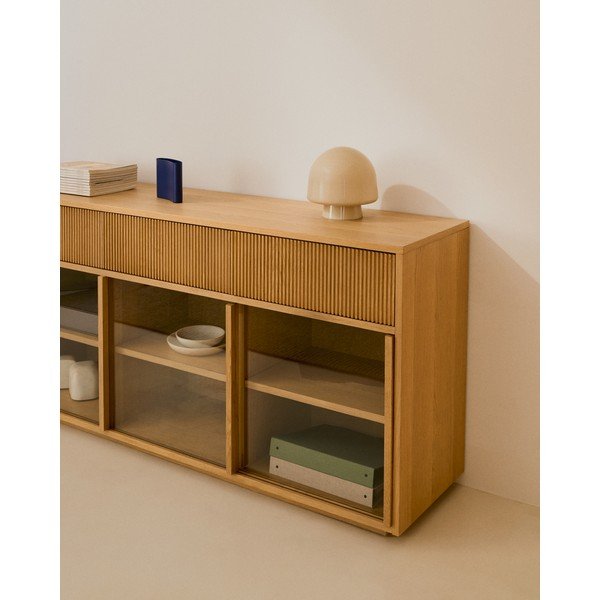 Natūralios spalvos vitrina iš ąžuolo su stumdomomis durimis 200x80x40 cm Helvine – Kave Home-image-4