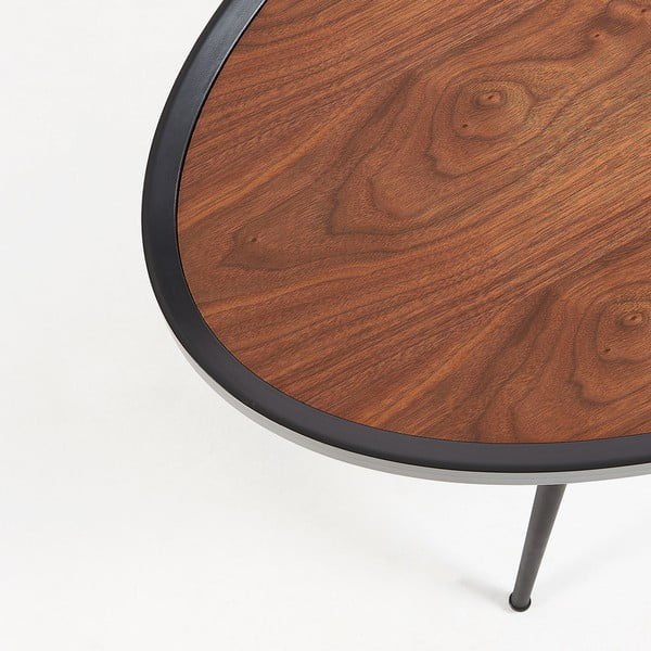 Juodas kavos staliukas su riešutmedžio stalviršiu Kave Home Kamelia-image-4