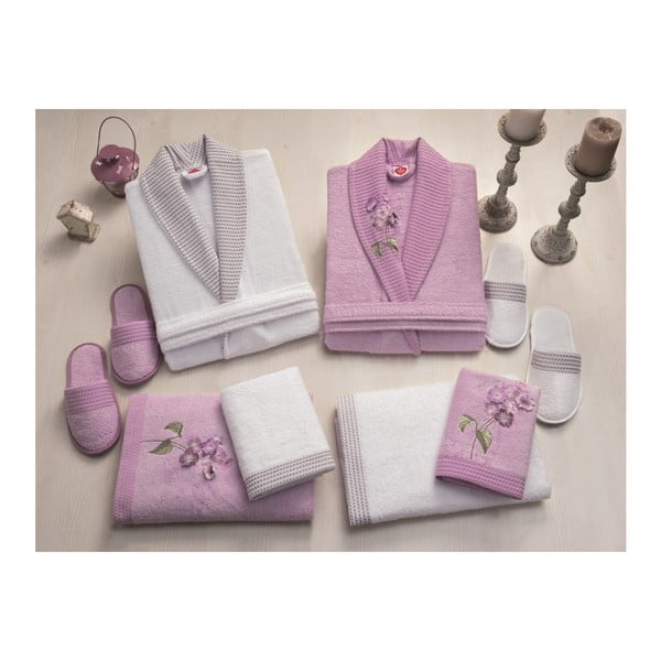 Moteriško ir vyriško chalato, rankšluosčių, vonios rankšluosčių ir 2 porų šlepečių rinkinys baltos ir violetinės spalvų Family Bath