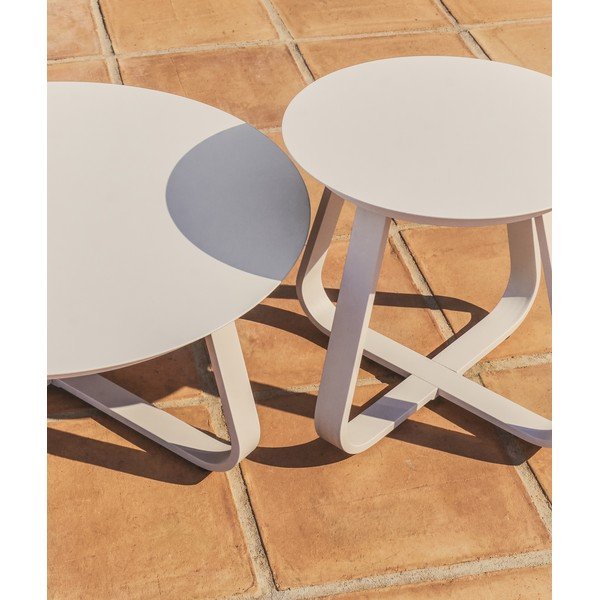 Iš metalo apvalios formos sodo šoninis staliukas ø 48 cm Tamaris – Kave Home-image-1