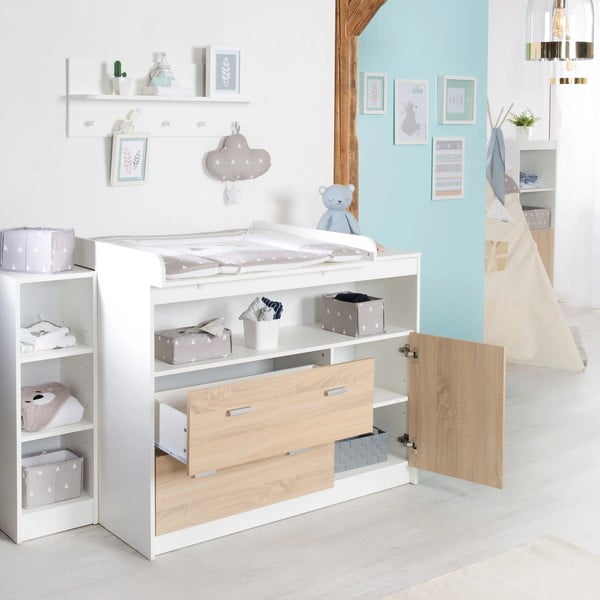 Žema su vystymo stalu vaikiška šoninė spintelė baltos spalvos/natūralios spalvos iš ąžuolo 117x98 cm Gabriella – Roba-image-4