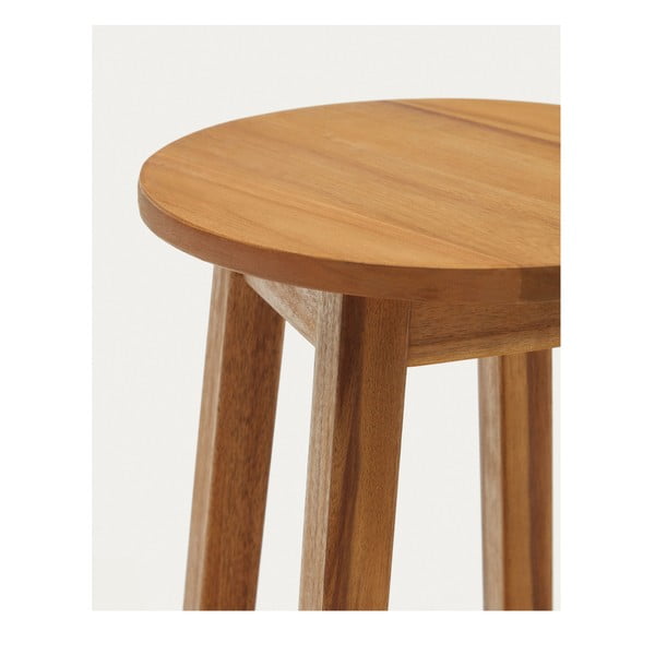 Natūralios spalvos iš akacijos masyvo taburetė Amel – Kave Home-image-2