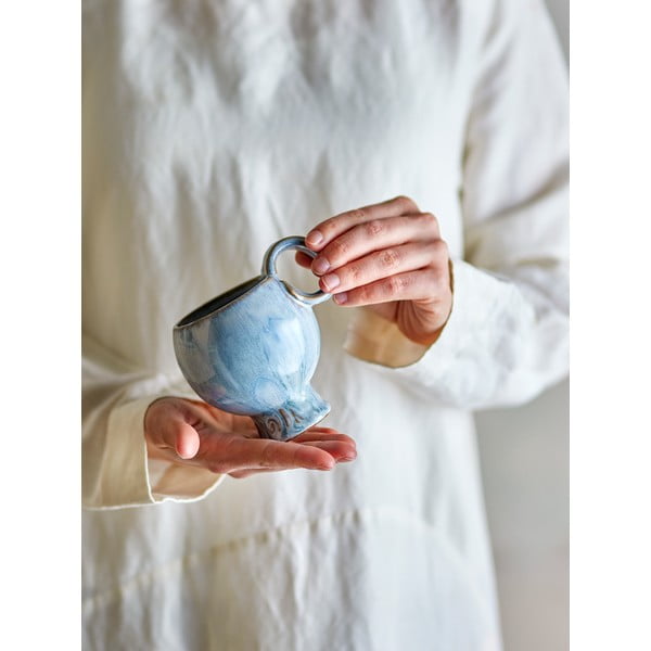 Šviesiai mėlynos spalvos iš akmens masės puodeliai 4 vnt. kapučino 250 ml Avonlea – Bloomingville-image-4