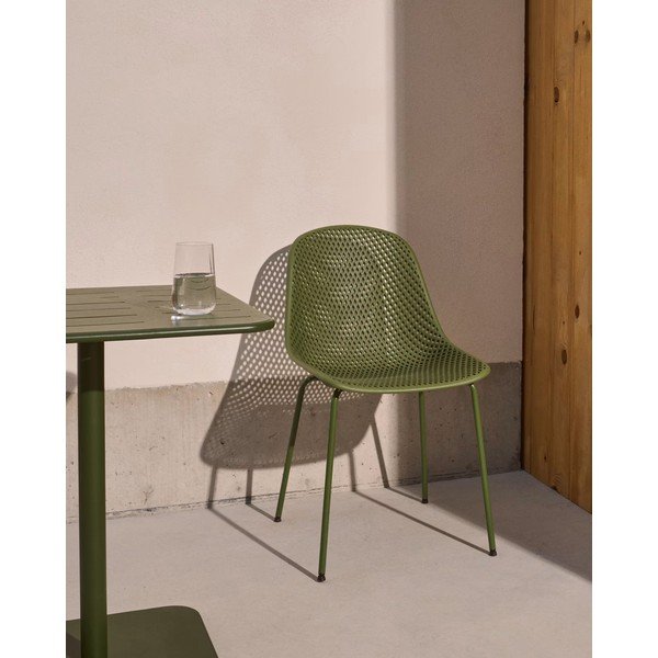 Tamsiai žalios spalvos metalinė sodo kėdė Quinby – Kave Home-image-1